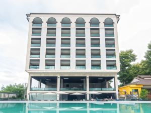 Chiangkhong Teak Garden Riverfront Onsen Hotel