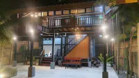 Bansuannaifun Talad Nam Ampawa Hotels in 