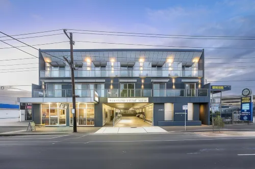 Belmercer Motel Hotels in Geelong