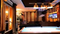 Amarelo Hotel Solo Các khách sạn ở Serengan