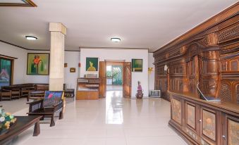 Puri Saron Hotel Madangan - Gianyar