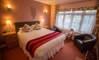 Penryn Guest House, Ensuite Rooms, Free Parking and Free Wifi