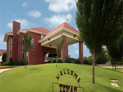 Residence Inn Memphis Downtown Các khách sạn gần Chickasaw Heritage Park