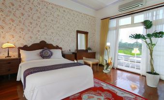 Golden House Homestay