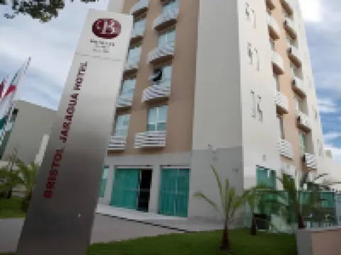 BH Jaraguá Hotel Hoteles cerca de Estadio Mirão