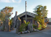 Beachcomber Lodge & Backpacker Hotels in der Nähe von Serafinas Campervan Park & Gardens