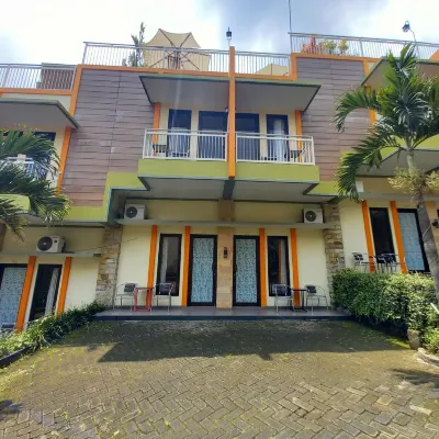 Palem Asri Guesthouse Syariah Hotels near Batu Night Spectacular