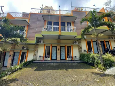 Palem Asri Guest house Syariah Hotel dekat “22” Oleh-oleh khas Batu dan Malang, Keripik dll