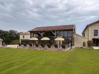 Gîte l'Etable - Domaine Lassalle Saint-créac Hotel di Castelnau-d'Arbieu