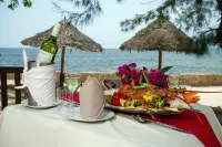 Paradise Beach Resort & Spa فنادق في Kati