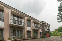 RedDoorz Syariah Plus @ Wisma Bougenville Karawaci Hotels in Kelapa Dua