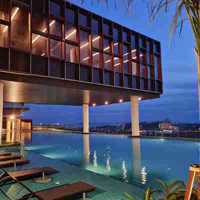 Luxury Couple Suites l Free Netflix l Massage Chair l Bathtub l Wifi 200Mbps l Bali Residence Fitness & Recreational Facilities