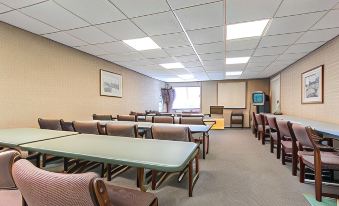 Econo Lodge Inn & Suites Joplin
