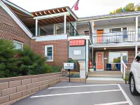 TiltonLodge Inn & Suites Hotels in Tilton