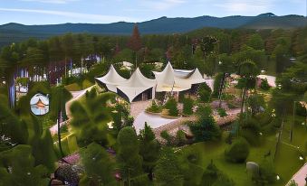 Under Canvas Mount Rushmore