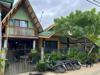 Flo Island Home Hotels in 