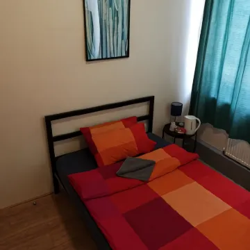 Birmingham Central Backpackers Hotels near Library of Birmingham
