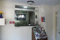 American Motor Inn - Rock Island Hotels near Broadway National Historic District