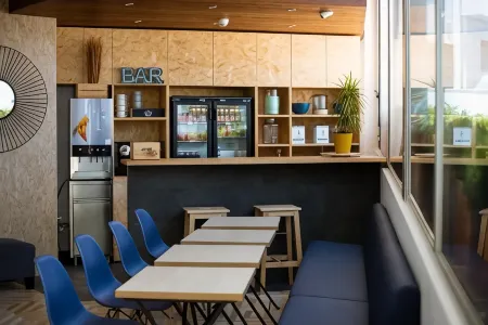 Take Surf Hostel Conil Отели в г. Конил-де-ла-Фронтера