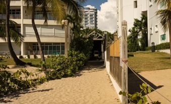 Plaza Real Resort