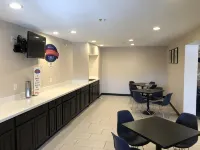 Baymont by Wyndham Phoenix I-10 Near 51st Ave - sarapan