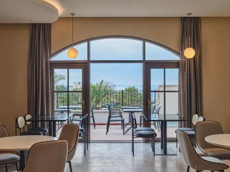 Hundert Hills Отели рядом с достопримечательностью «Остров Удо»