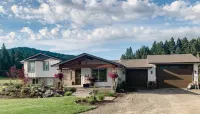 3 Acres Remodeled Home With Hot Tub Walking Distance to Beach! Garden & Fire Pit 플로팅 보드웍 주변 호텔