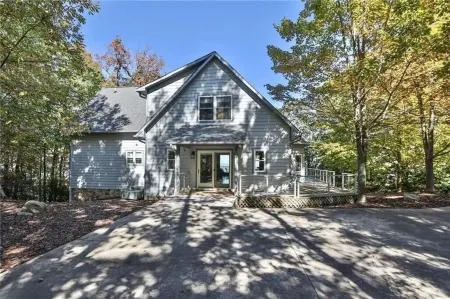 Beautiful views from every room in this spacious, secluded home with fast wifi