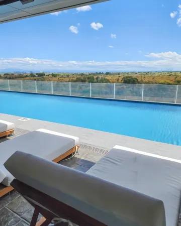 Elijah Hotel and Residences, Dasmariñas, Cavite Отели рядом с достопримечательностью «Jollyland»