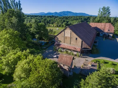 Hotel du Domaine Saint Loup Hôtels à : Cernay