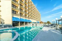 Crystal Coast Oceanfront Hotel - Parkplatz
