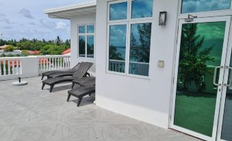 Lagoon Lodge