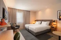 Holiday Inn Braga Hotels in Ногейро