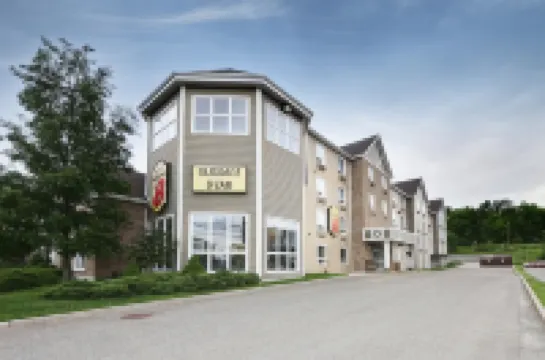 Super 8 by Wyndham Quebec City โรงแรมใน