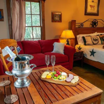 Equinox Inn at Canyon Lake