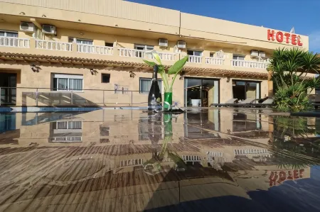 Hotel Noguera El Albir Отели рядом с достопримечательностью «Cross de La Nucia»