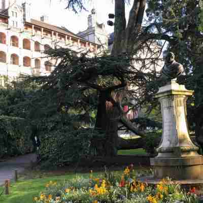 Logis Hôtel Louise de Savoie Hotel Exterior