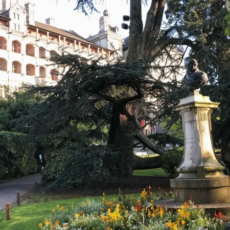 Logis Hôtel Louise de Savoie