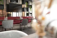 Boutique Kaiser - Hotel & Apartments - Airport Shuttle