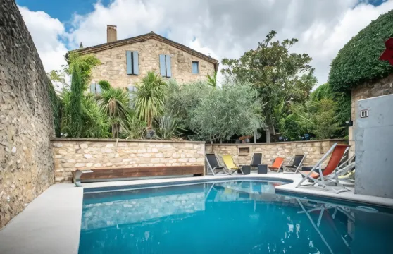 卡斯特拉斯酒店