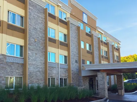 Comfort Inn & Suites Tigard Near Washington Square Отели рядом с достопримечательностью «Вашингтон сквер»