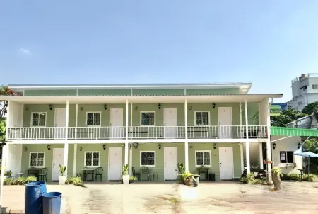Baan Wira Guesthouse Отели рядом с достопримечательностью «Faculty of Humanities and Social Science Khon Kaen University»