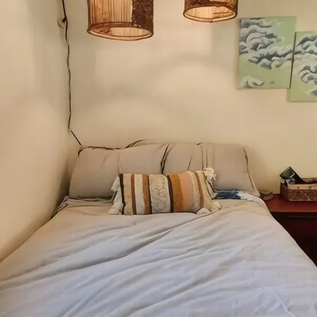 Quaint Cozy Studio w/ Offstreet Parking