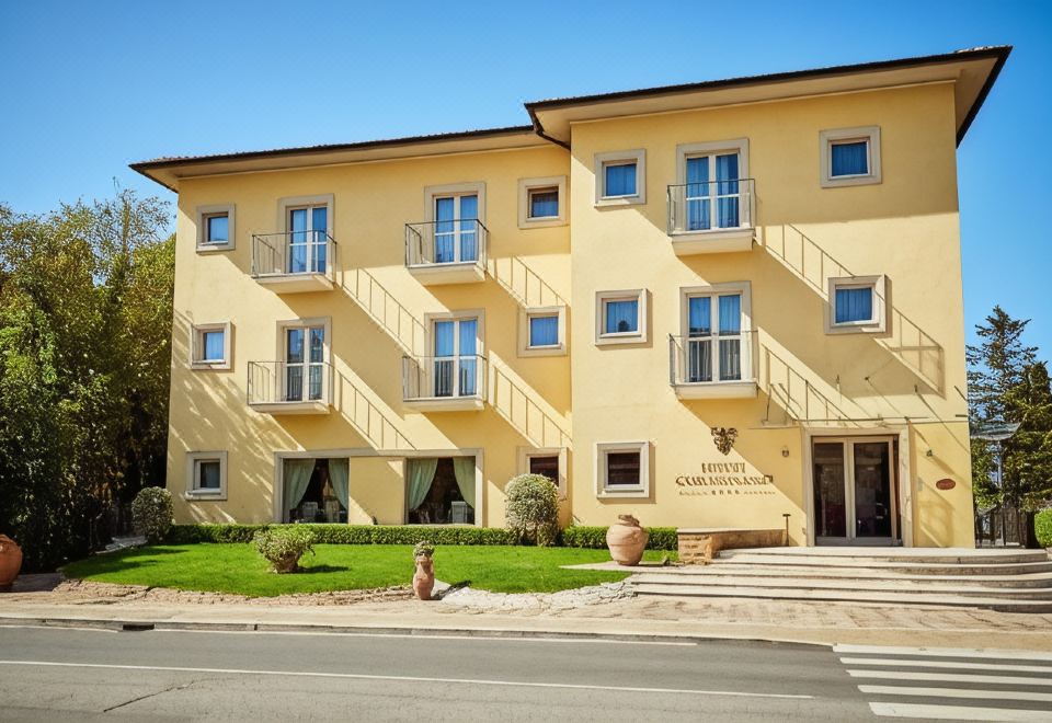 hotel overview picture