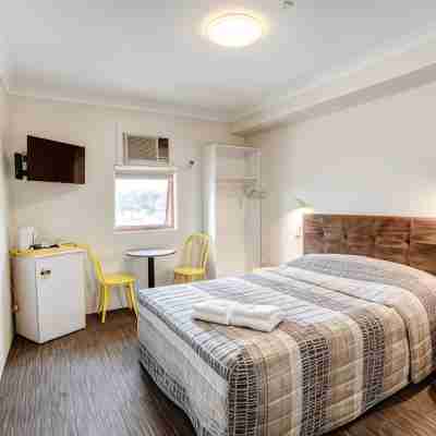 Arena Hotel (Formerly Sleep Express Motel) Rooms