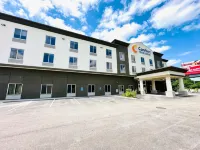 Comfort Inn & Suites Plainville-Foxboro Hotels in Wrentham