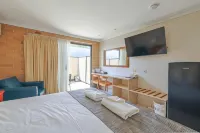 Emerald Central Palms Motel - internet