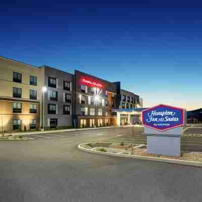 Hampton Inn & Suites by Hilton la Grande Hotel Exterior