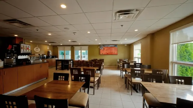 Super 8 by Wyndham Midland