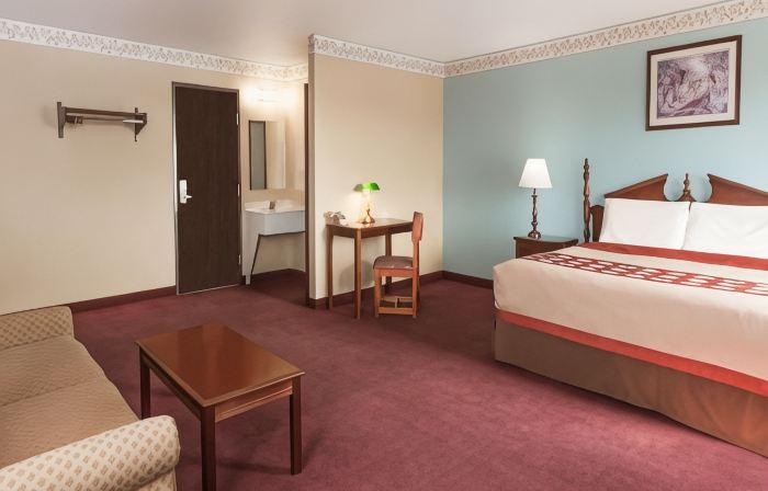 Super 8 by Wyndham Woodstock